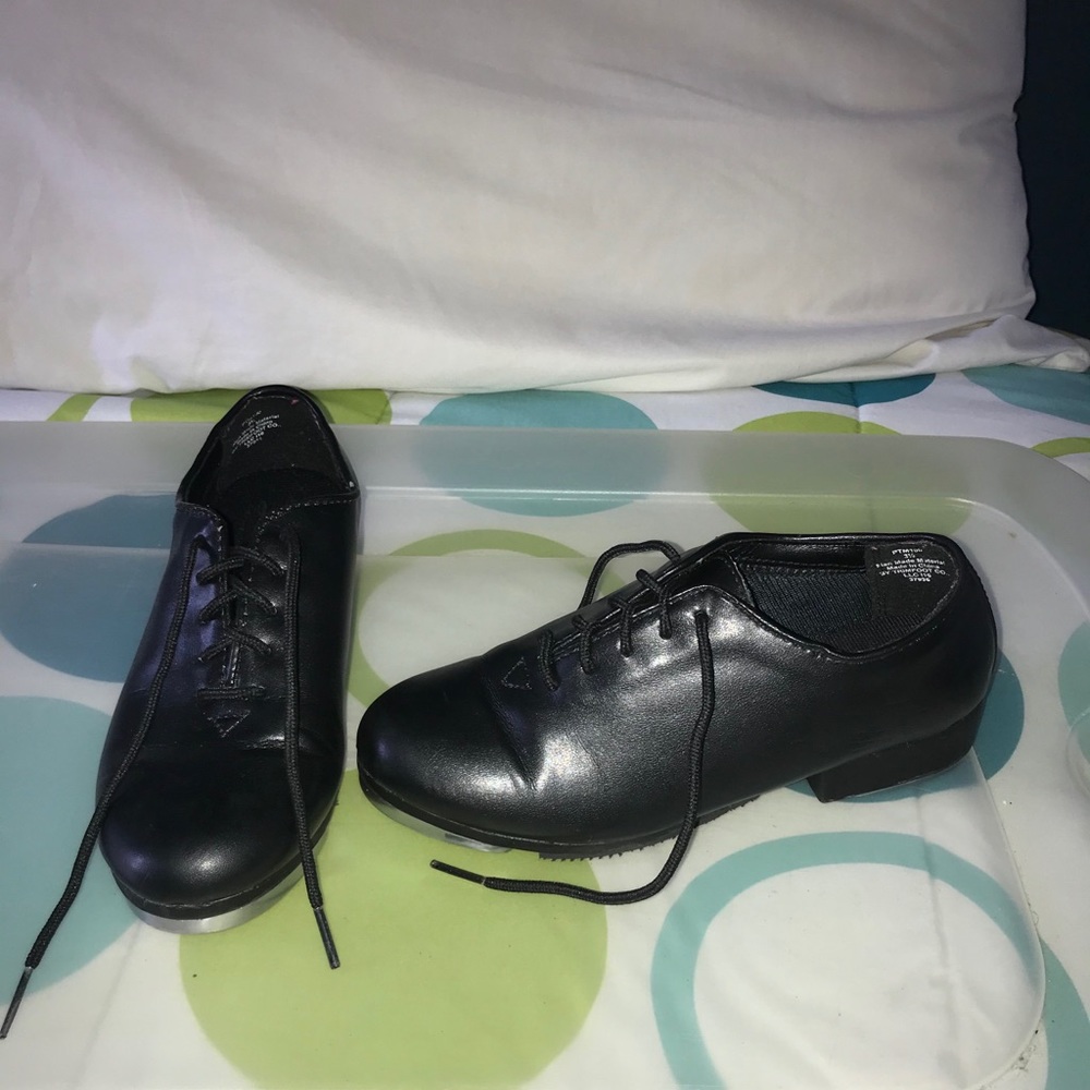 SOLD!!! Rhythm tones tap shoes size 3 1/2 kids